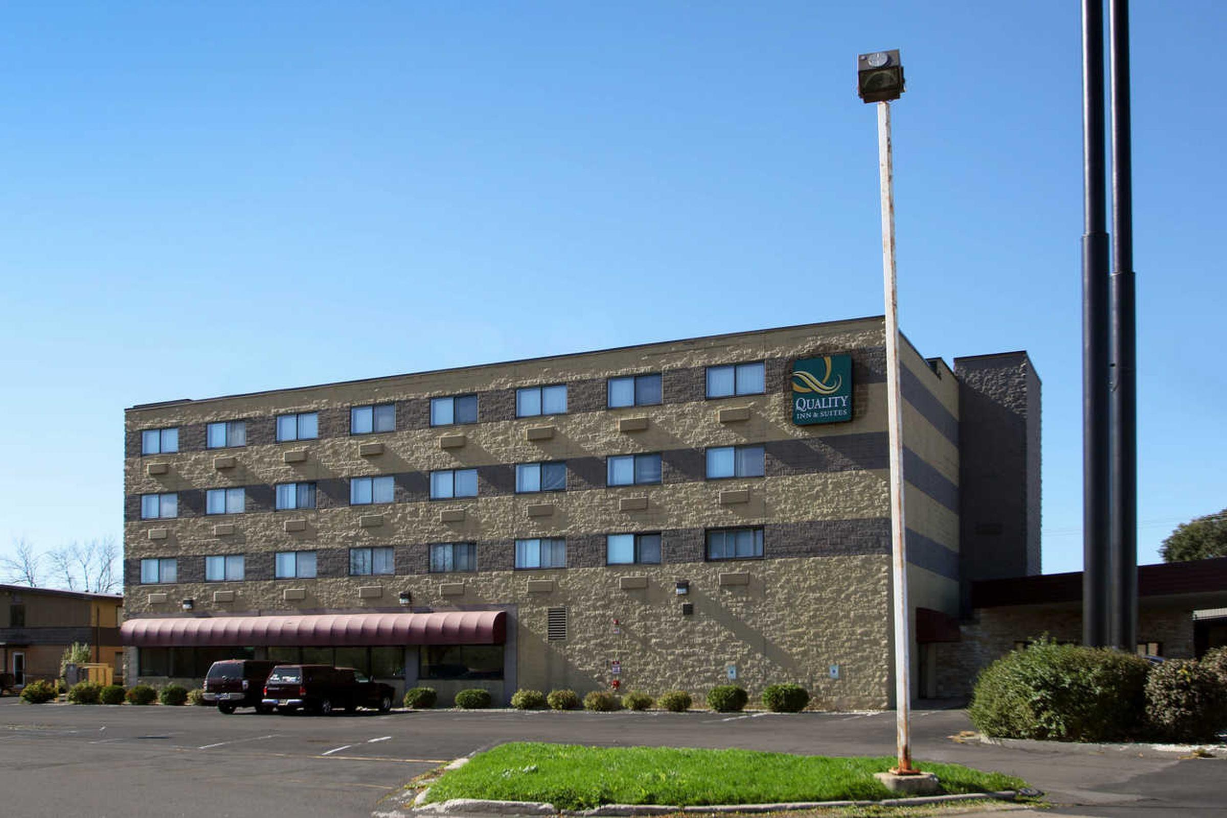 Comfort Inn & Suites Beaver Dam Exterior photo